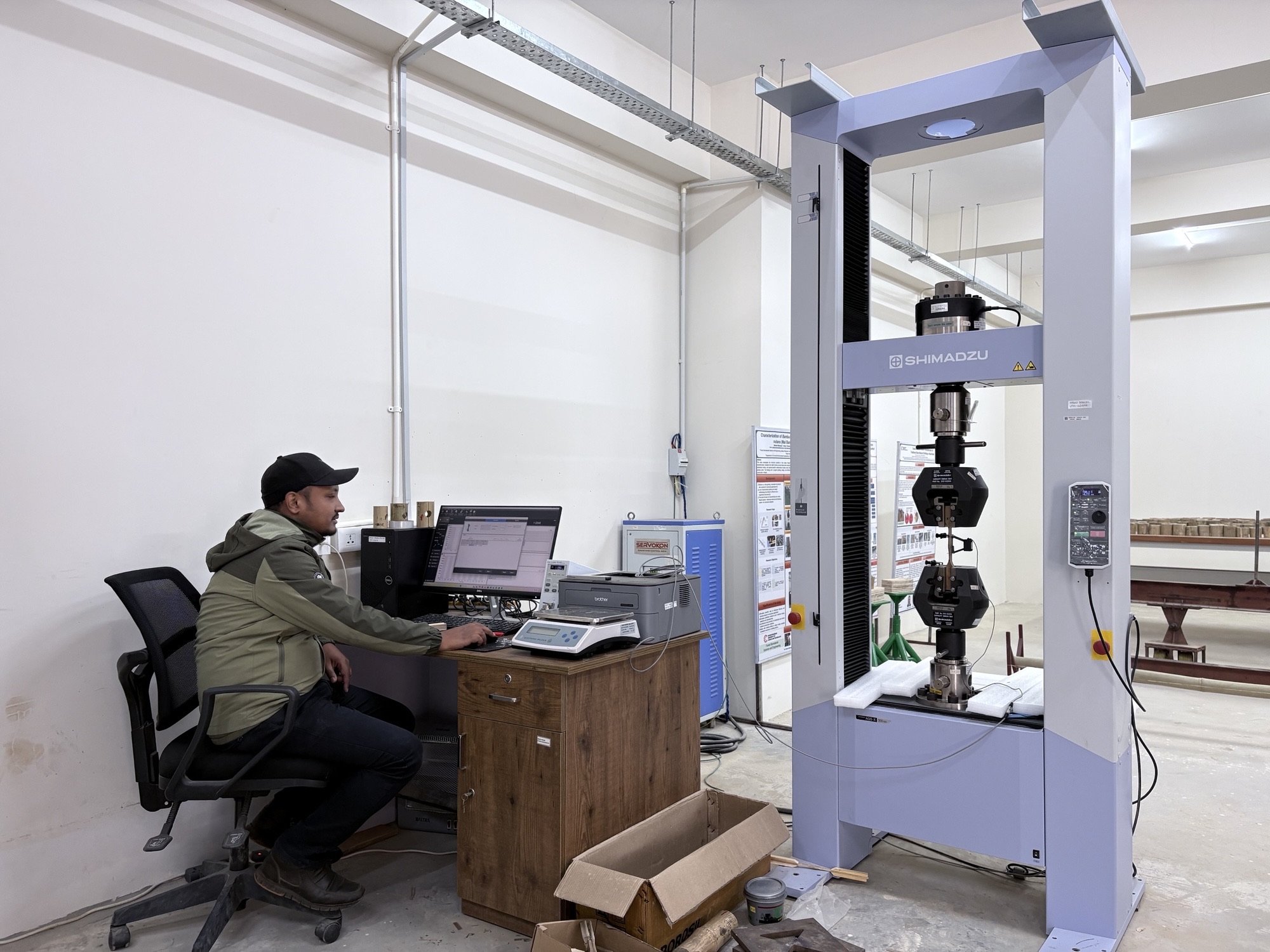 Universal Testing Machine in the SRI Lab at MBUST